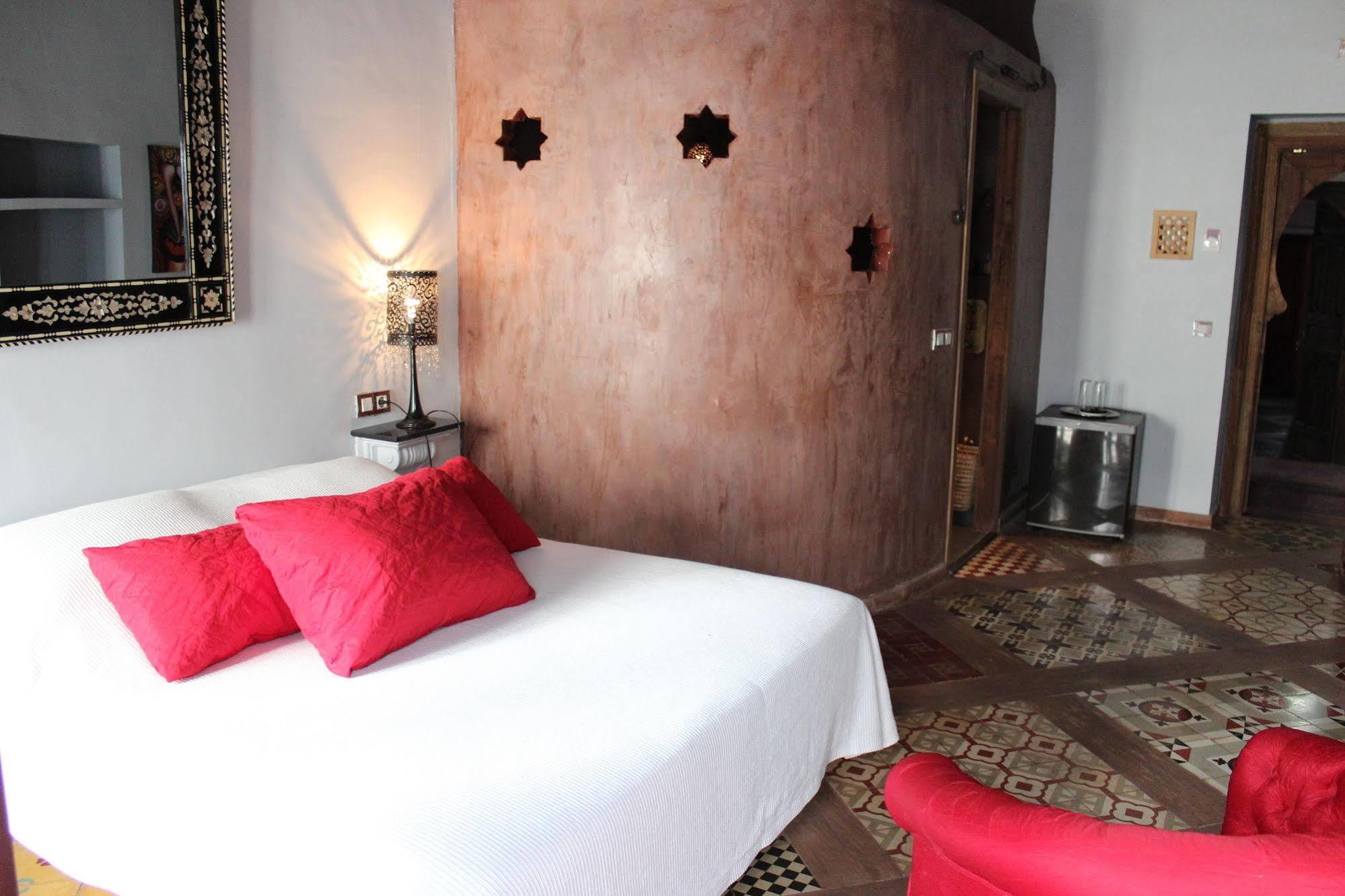 Hotel La Boheme Caceres Bagian luar foto